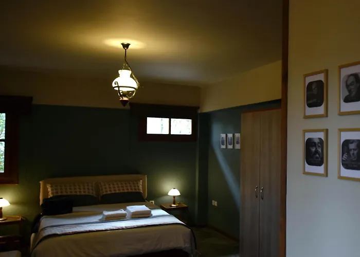 Italiano Синикия-Меси-Трикала